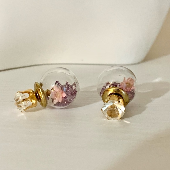Double sided post earrings with dry flower - Picture 4 of 4